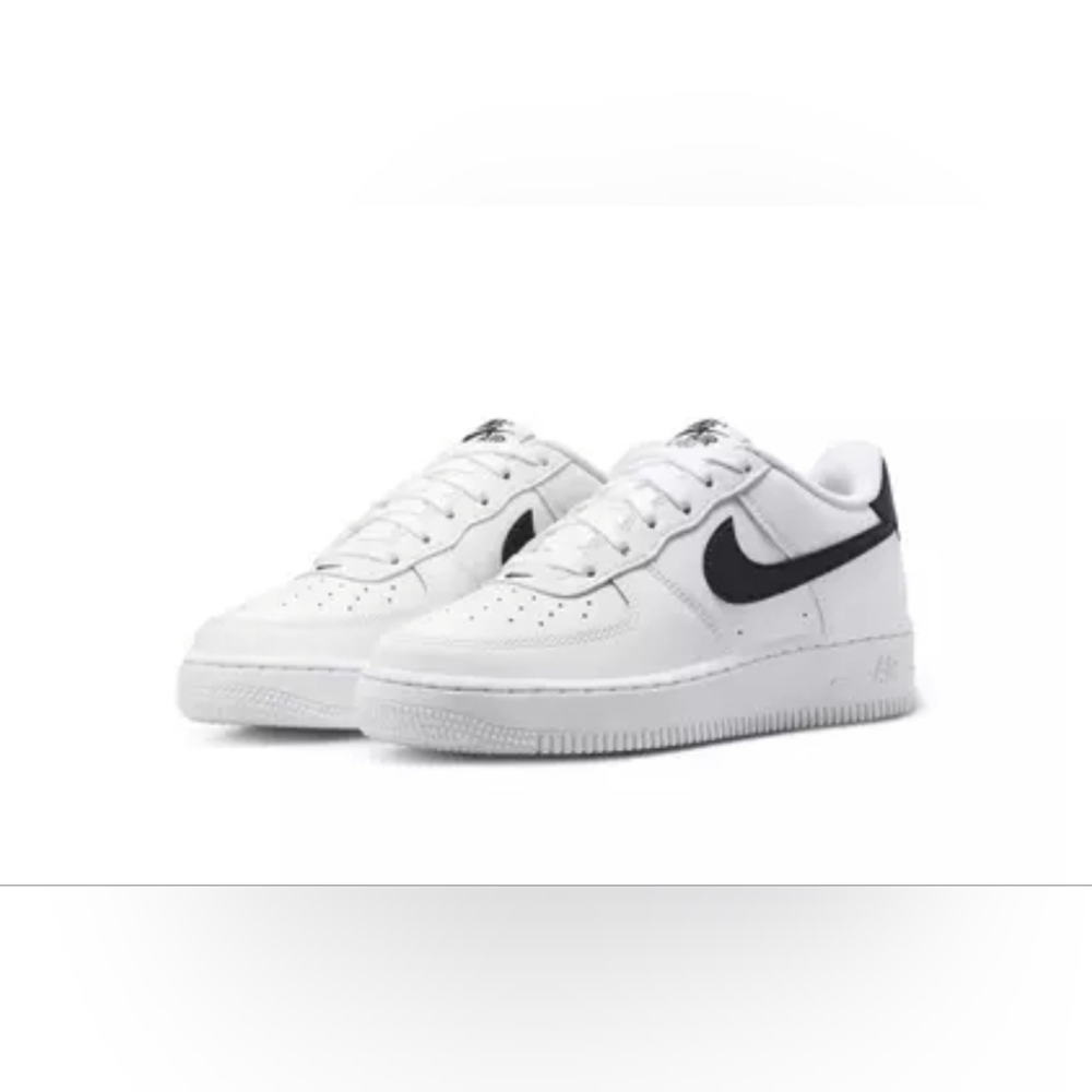 Nike Air Force One White & Black New In Box W Sz 7.5/ 6youth